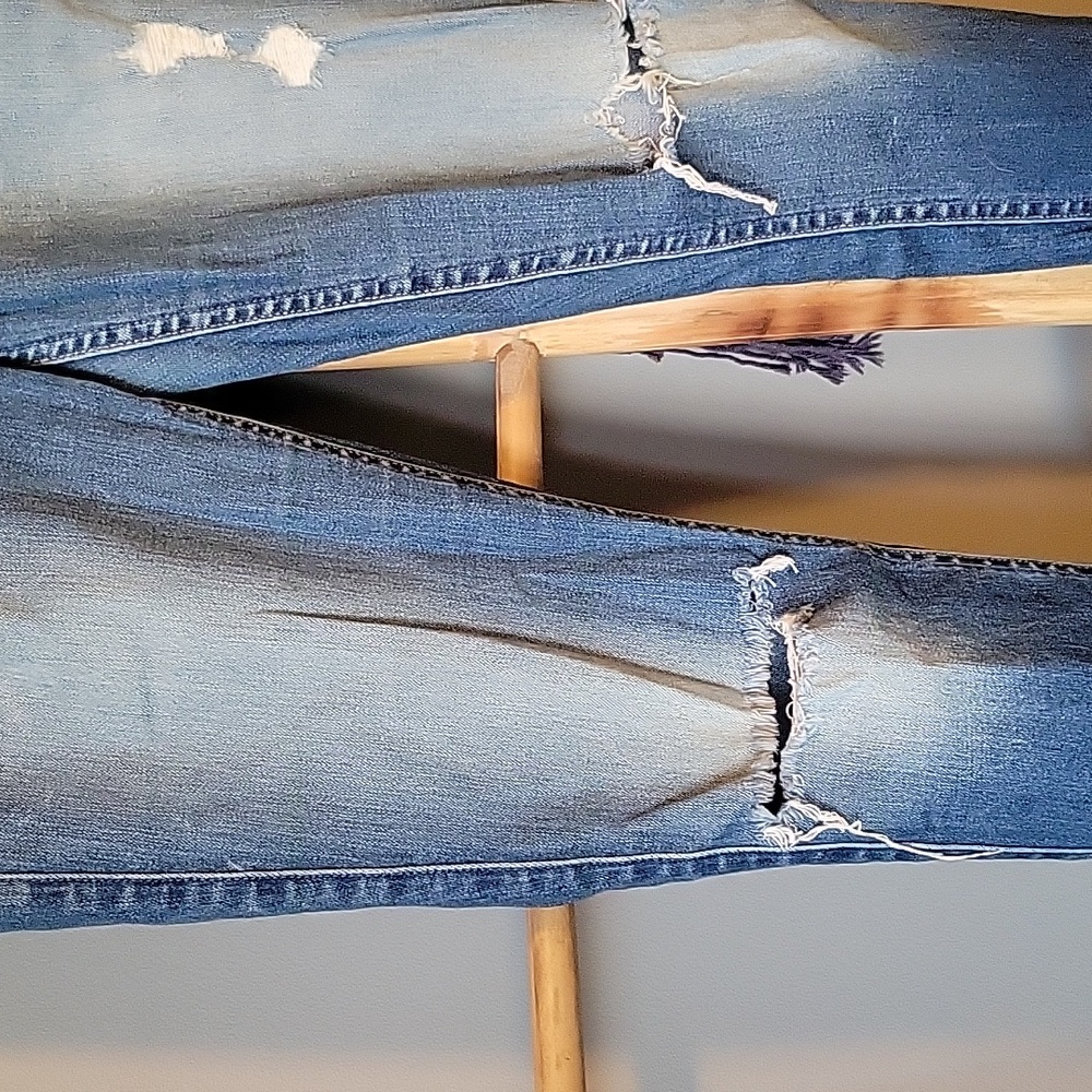 7 For All Mankind Distressed THE SKINNY Jeans - Picture 3 of 9